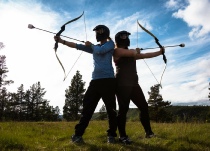 BeST Archery Fun Tagging foto van twee personen met bogen